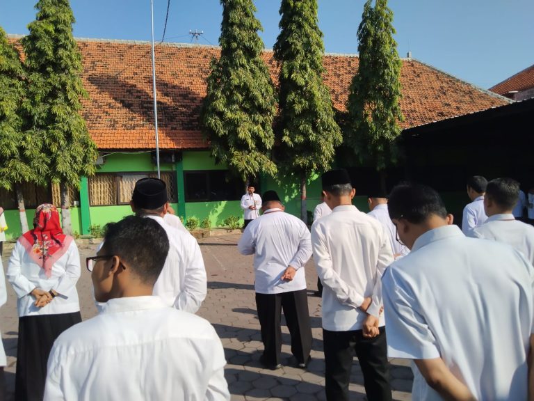 Apel Senin Pagi, Pembina Apel Kasi PHU : Alhamdulillah Pemberangkatan Haji Kabupaten Sidoarjo Sudah Selesai