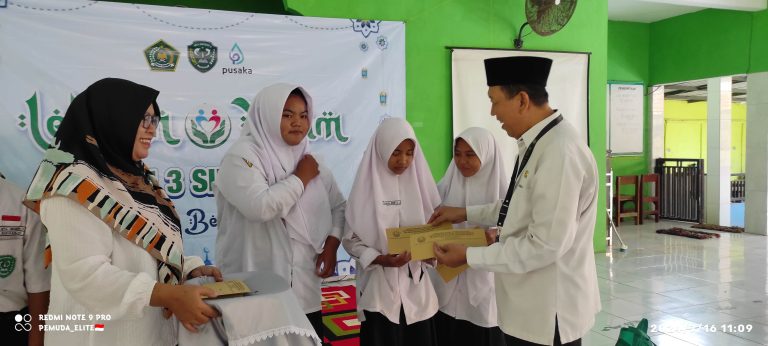 Indahnya Berbagi dalam Peringatan 10 Muharram 1446 H MTsN 3 Sidoarjo