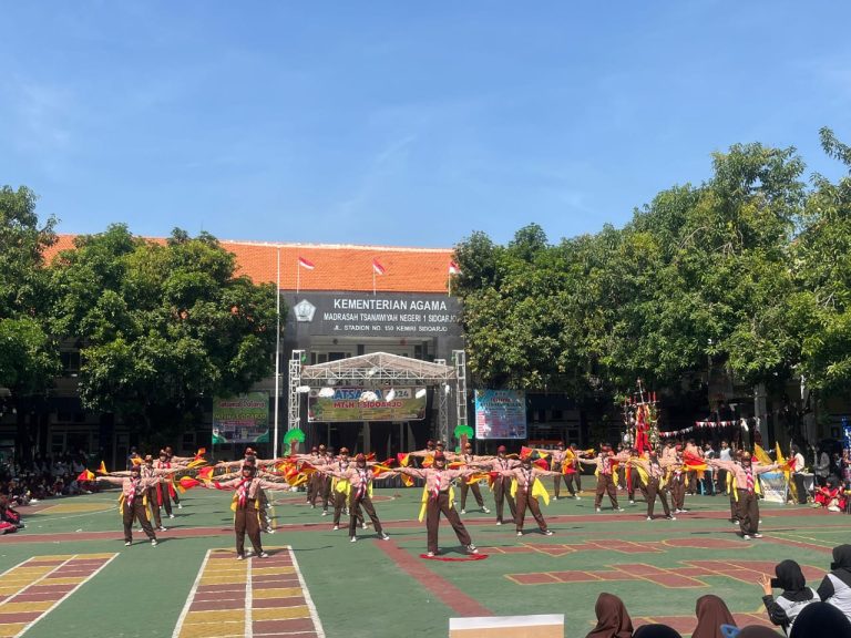 MTsN 1 Sidoarjo Gelar Festival Ekstrakurikuler Meriahkan Acara MATSAMA