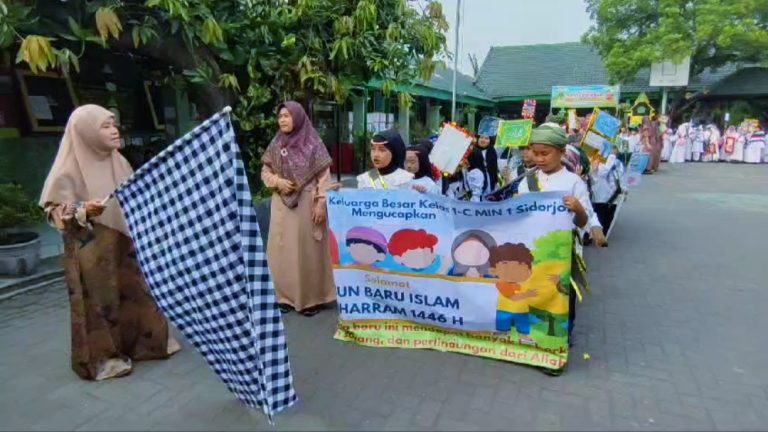 Ratusan Peserta Didik MIN 1 Sidoarjo Semarakkan Tahun Baru Islam dengan Pawai dan Karnaval