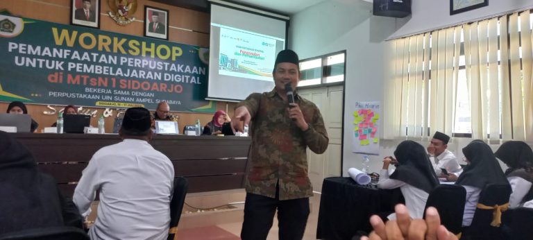 Workshop Memanfaatkan Perpustakaan Untuk Pembelajaran Digital di MTsN 1 Sidoarjo
