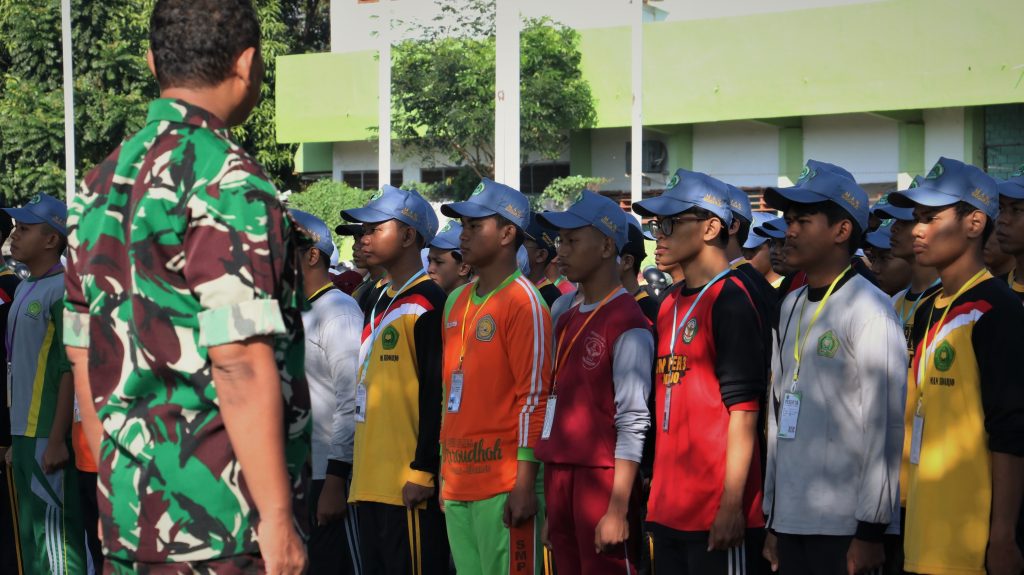 Pelatihan Baris-Berbaris oleh Koramil Buduran Sidoarjo pada rangkaian MATSAMA MAN Sidoarjo2024