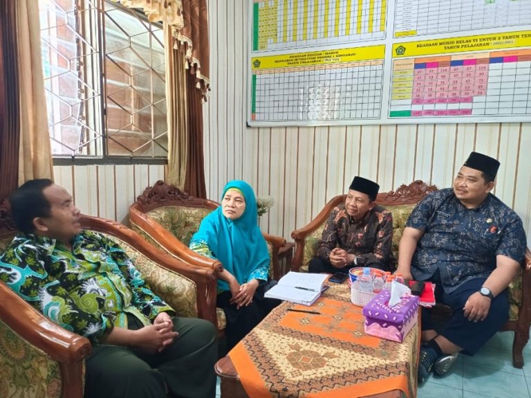 Gandeng KUA Buduran Tingkatkan Iman dan takwa Warga MIN 1 Sidoarjo