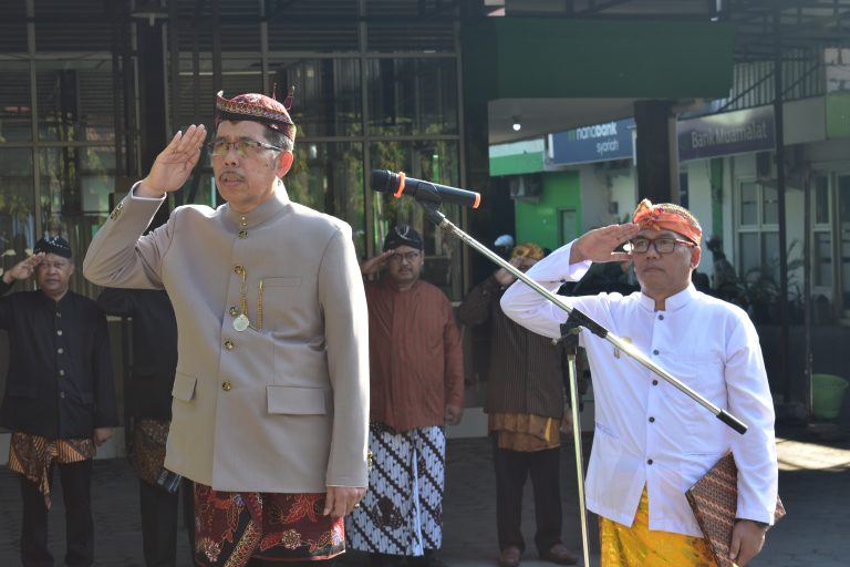Upacara HUT Ke-79 RI, Kepala Kankemenag Sidoarjo Ajak ASN Berada di Garis Terdepan Mengawal Keberagaman yang Inklusif, Moderat, dan Toleran