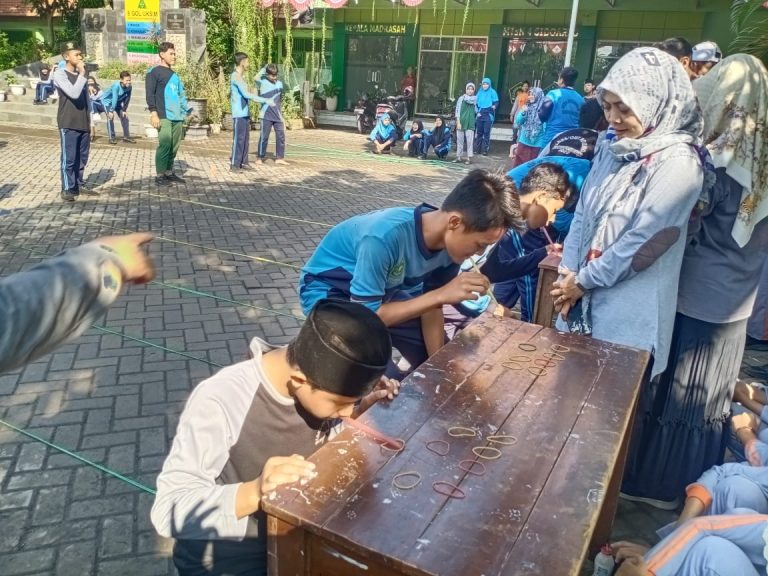 Kegiatan Lomba Intern dalam Rangka Peringatan HUT Kemerdekaan RI ke-79 di MTs Negeri 4 Sidoarjo