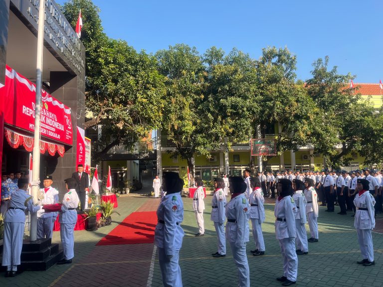 Peringatan HUT Ke-79 Kemerdekaan RI Tahun 2024, MTsN 1 Sidoarjo Gelar Upacara Bendera