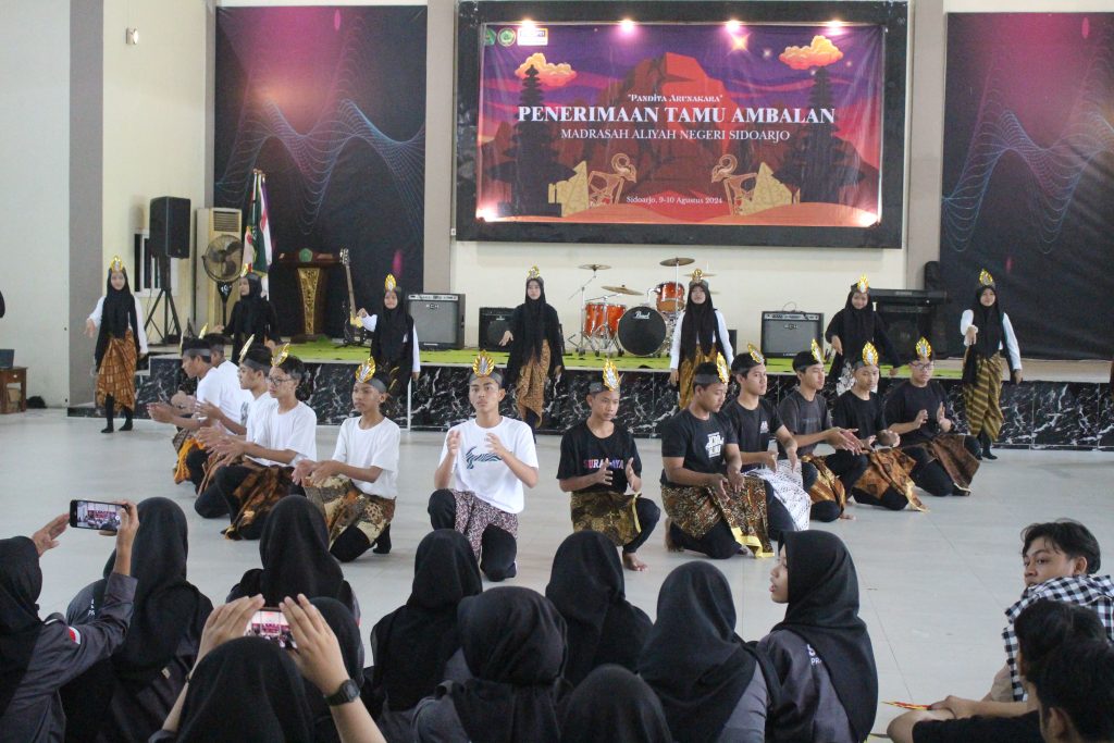 Penampilan Pentas Seni pada Penerimaan Tamu Ambalan 2024