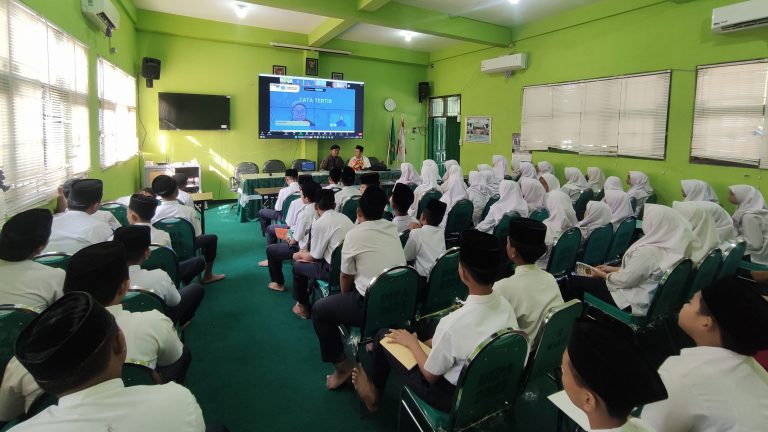 MTsN 3 Sidoarjo Bergabung dalam Literasi Digital “Webinar Indonesia Makin Cakap Digital” Tahun 2024