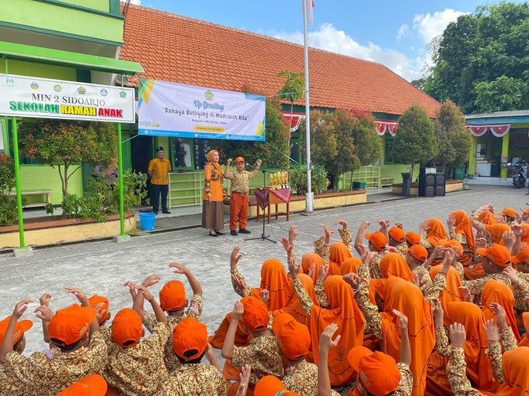 Up Grading Tentang Bahaya Bulliying di MIN 2 Sidoarjo