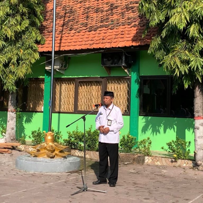 Apel Senin Pagi, Pengawas PAI Taufik Churrahman Tekankan Pentingnya Cara Pandang ASN dalam Pelayanan Masyarakat
