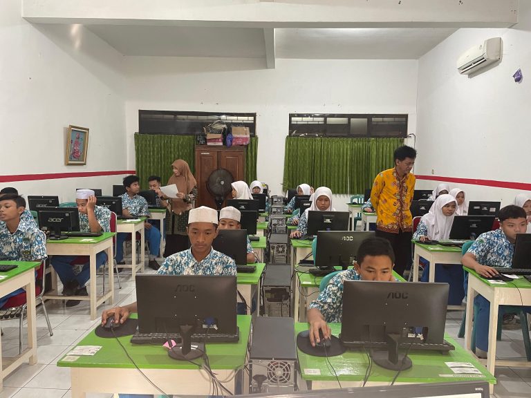 Pelaksanaan ANBK Utama di MTsN 1 Sidoarjo Berjalan Lancar