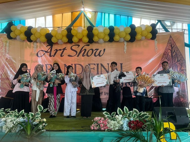 MTsN 1 Sidoarjo Gelar Closing Ceremony English Month dengan Pentas Seni Siswa