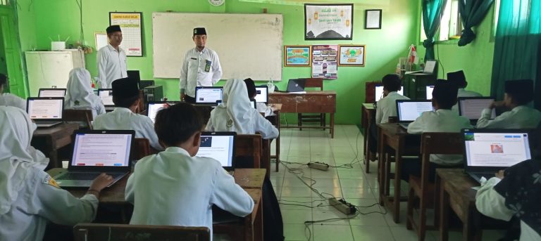 Pelaksanaan ANBK di MTs Negeri 4 Sidoarjo Berlangsung Sukses
