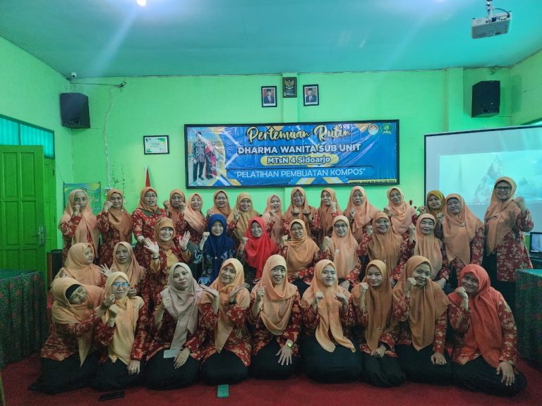 Pelatihan Pembuatan Pupuk Kompos dan Eco Enzim Pada Pertemuan Rutin Dharma Wanita Persatuan Sub Unit MTs Negeri 4 Sidoarjo