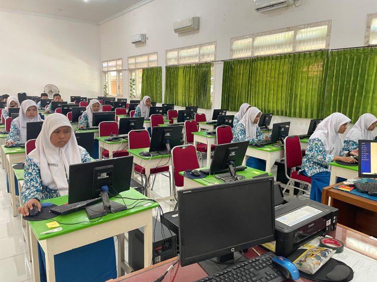 Pelaksanaan Gladi Bersih ANBK 2024 di MTsN 1 Sidoarjo