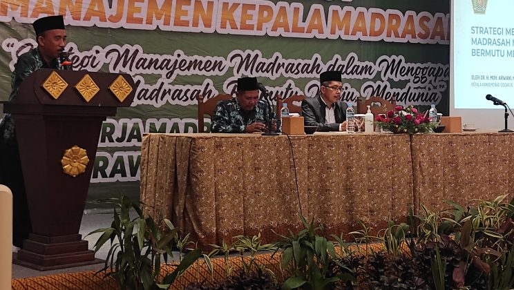 Rapat Kerja Kepala Madrasah Aliyah Dan Workshop manajemen madrasah Di Hotel Royal Trawas .