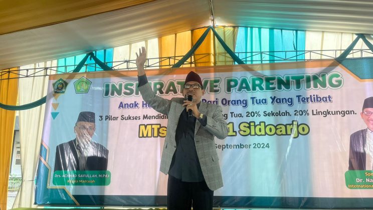 MTsN 1 Sidoarjo Gelar Inspirative Parenting Bersama Dr. Nafik Palil, M.Pd. Tekankan Peran Orang Tua dalam Menentukan Masa Depan Anak