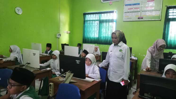 Simulasi Kegiatan ANBK di MIN 2 Sidoarjo Berlangsung Sukses