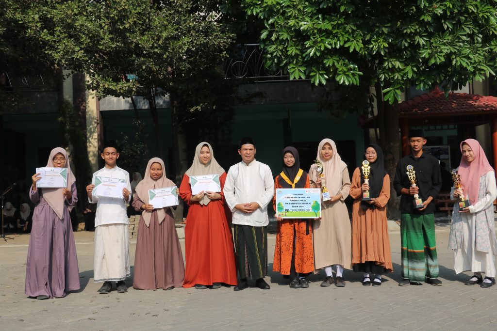 Pemenang Madrasah Creative Camp 2024 beserta pemenang Lomba Poster Anti Narkoba serta Sayembara Logo oleh PMR Mansda