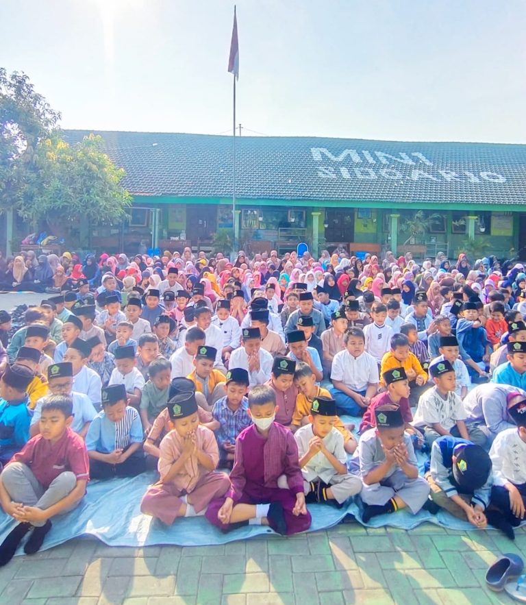 MIN 1 SIDOARJO SAMBUT AWAL BULAN DENGAN ISTIGHOSAH RUTIN