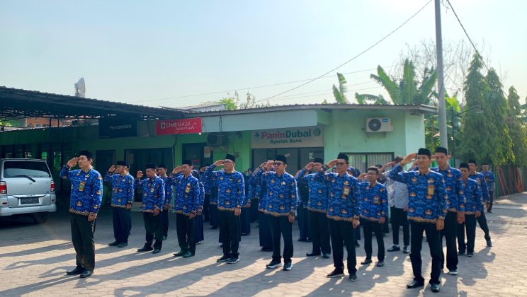 Kemenag Sidoarjo Gelar Apel Hormat Bendera: Sosialisasi Hari Santri dan Persiapan Hari Amal Bakti ke-79