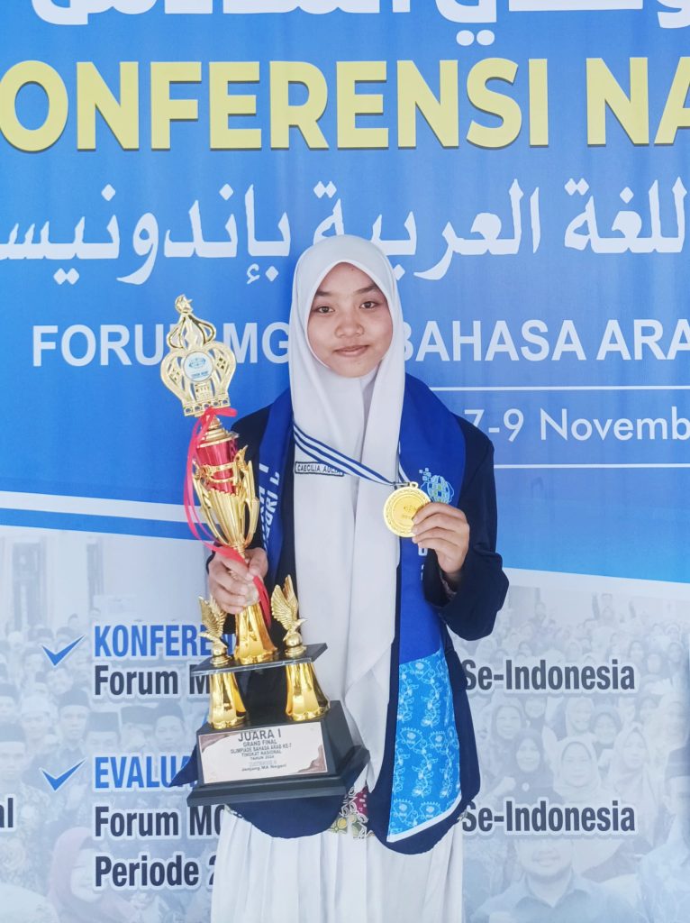 Juara 1 Olimpiade Bahasa Arab - Caecilia Aulia