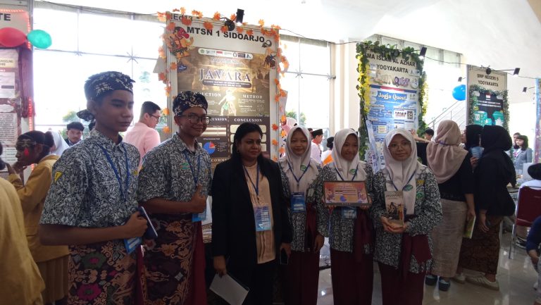 TIM RISET MTSN 1 SIDOARJO RAIH 2 GOLD MEDALS DAN 2 SILVER MEDALS DI AJANG ISIF 2024
