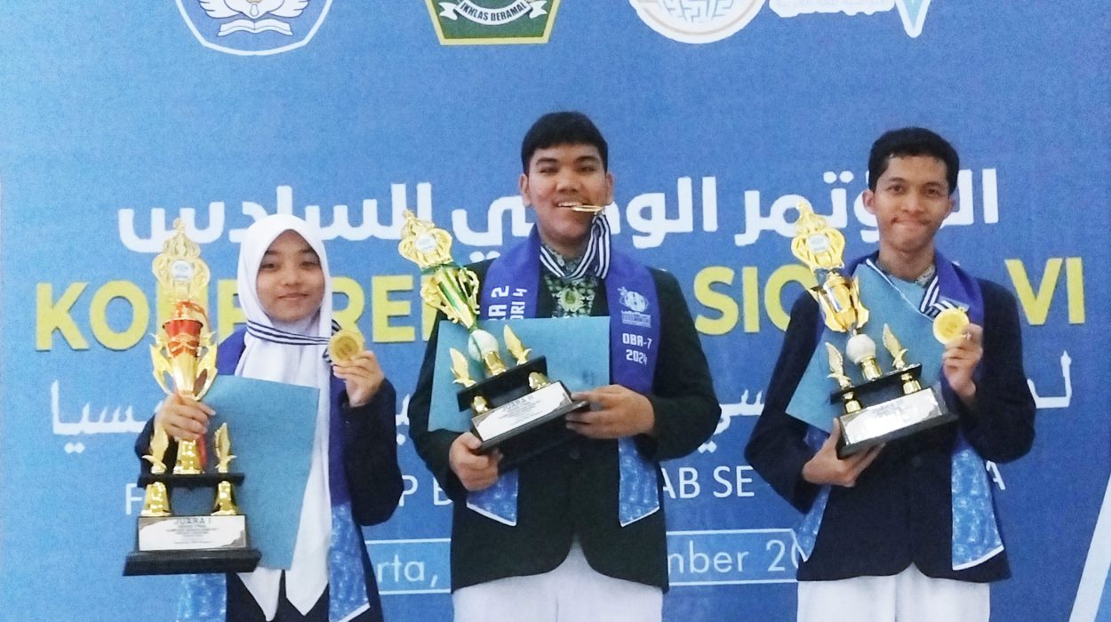 MAN Sidoarjo Meraih Juara 1, 2 dan 3 pada Olimpiade Bahasa Arab Nasional yang Diadakan oleh Forum MGMP Bahasa Arab se-Indonesia
