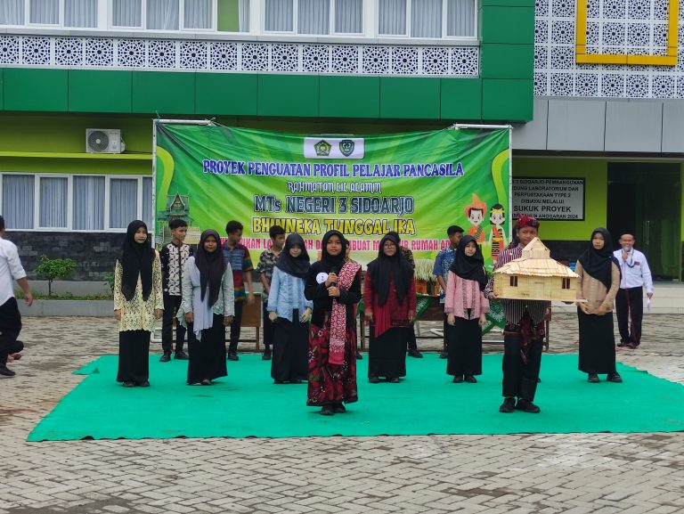 MTsN 3 Sidoarjo Gelar Projek P5 dengan Tema Bineka Tunggal Ika