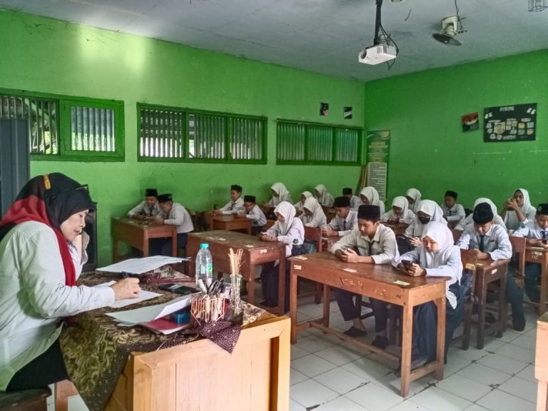 MTs Negeri 4 Sidoarjo Sukses Selenggarakan Sumatif Akhir Semester Ganjil Tahun Pelajaran 2024/2025
