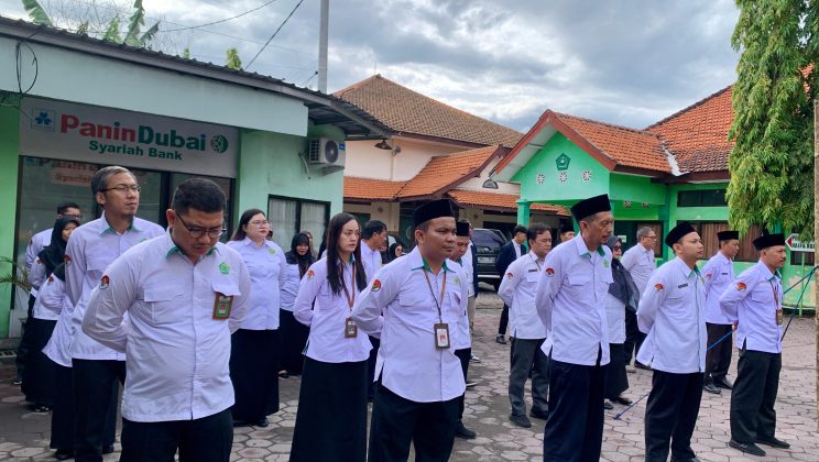 Apel Senin Pagi bersama Pokjawas Madrasah sebagai Pembina Apel