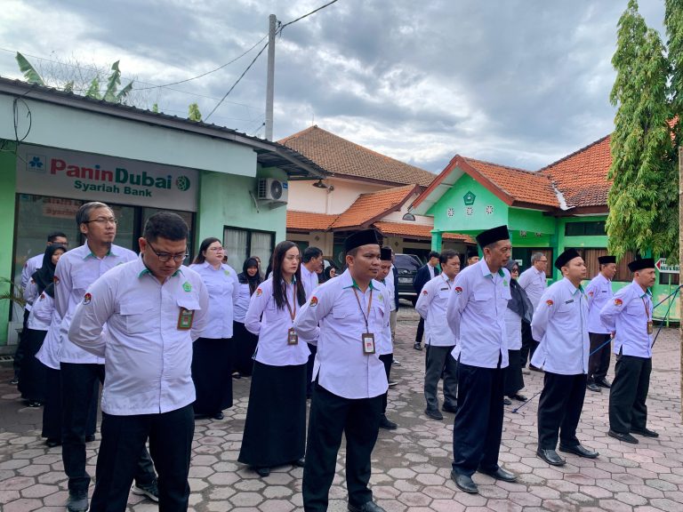 Apel Senin Pagi bersama Pokjawas Madrasah sebagai Pembina Apel