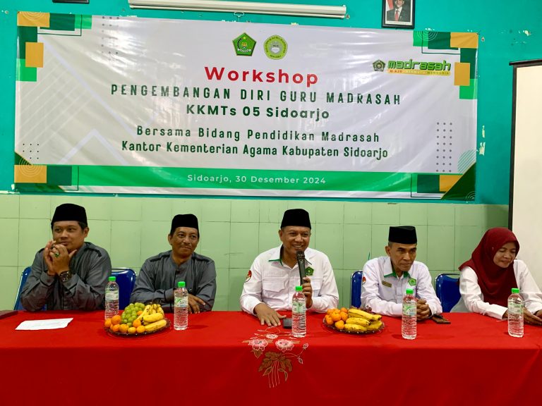 Kepala Kemenag Sidoarjo Buka Workshop Pengembangan Diri Guru Madrasah KKMTs 05 Sidoarjo dengan Tema Moderasi Beragama