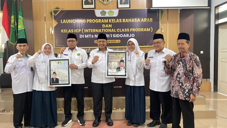 Kepala Kemenag Sidoarjo Launching Program Kelas Bahasa Arab & Kelas ICP (International Class Program) Di MTsN 1 Sidoarjo
