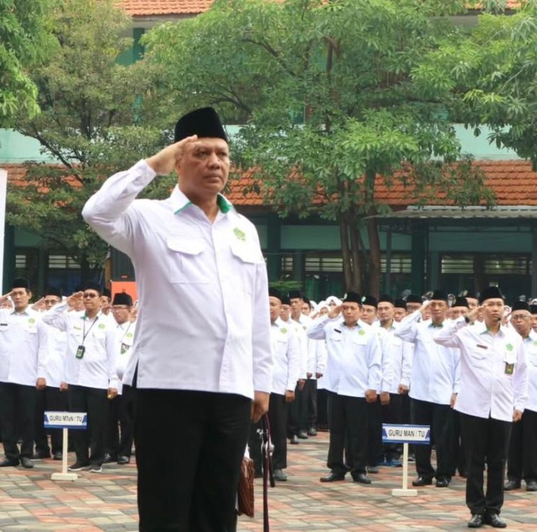Upacara Peringatan Hari Amal Bhakti ke-79 Kementerian Agama RI di Kementerian Agama Kabupaten Sidoarjo