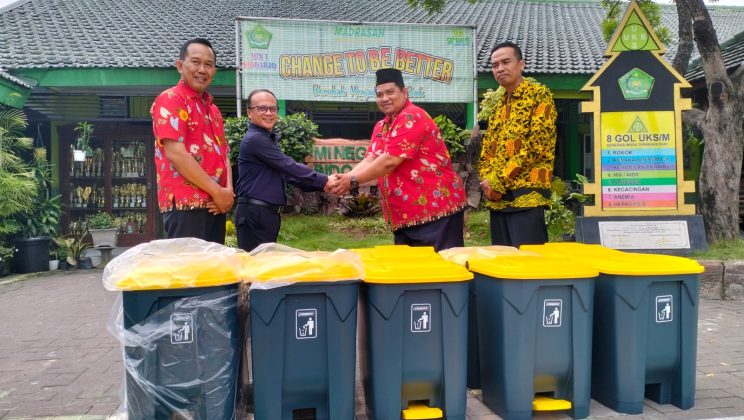 Sinergi Positif: PT Interbat Dukung MIN 1 Sidoarjo Menuju Adiwiyata
