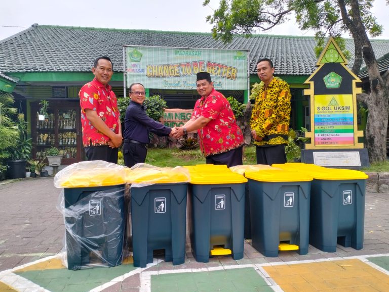 Sinergi Positif: PT Interbat Dukung MIN 1 Sidoarjo Menuju Adiwiyata