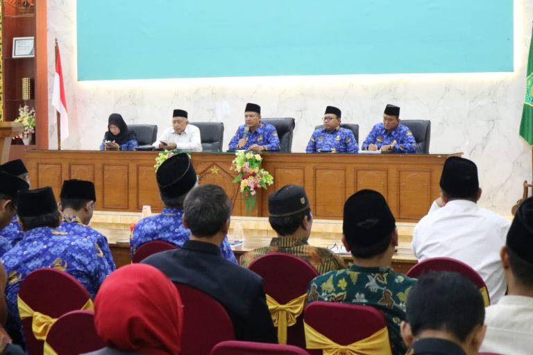 “Pelunasan Biaya Haji 1446 H, Kemenag Kabupaten Sidoarjo Duduk Bersama Dinas Kesehatan dan Kelompok Bimbingan Haji dan Umroh”
