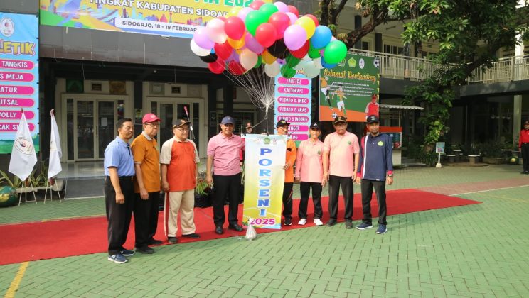 Kepala Kankemenag Sidoarjo Resmi Membuka Porseni MTs/MA Tingkat Kabupaten Tahun 2025