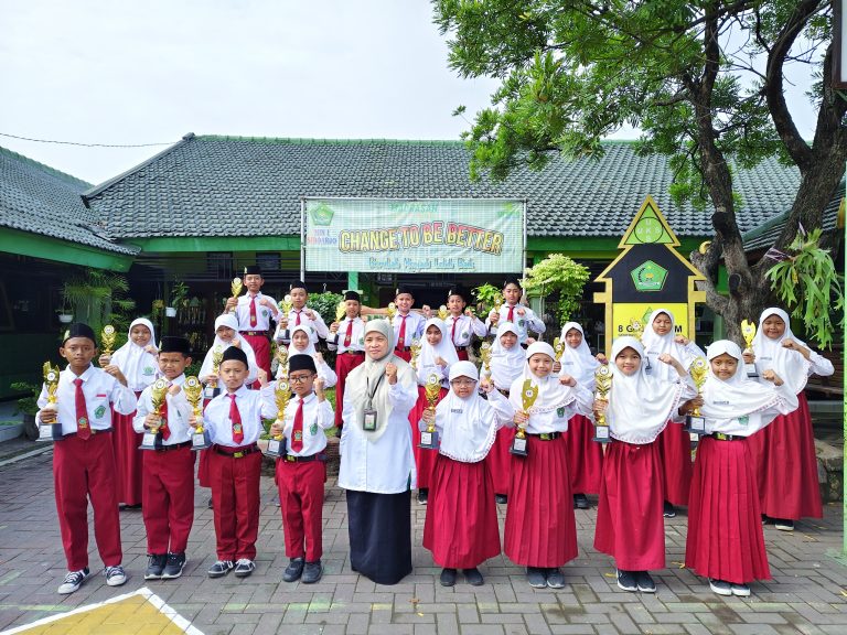 Prestasi Gemilang MIN 1 Sidoarjo: Juara Umum Porseni Kecamatan Buduran 2025 dengan Raihan 23 Piala