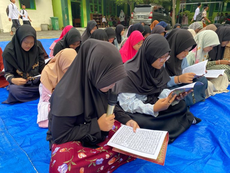 Madrasah Ibtidaiyah Negeri 2 Sidoarjo Peringati Nuzulul Quran dengan Laksanakan 350.000 Khatam Al Quran Nasional