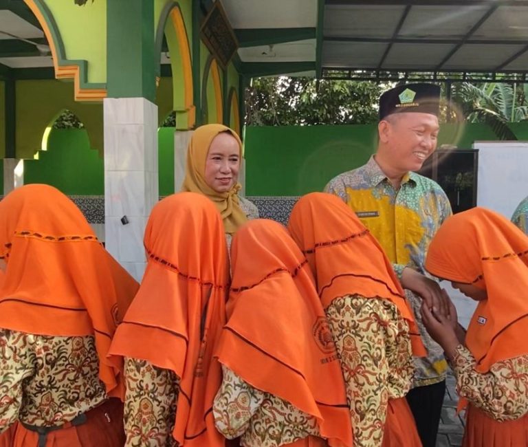 MIN 2 Sidoarjo Gelar Halal Bihalal, Pererat Silaturahmi dan Kekeluargaan Warga Madrasah