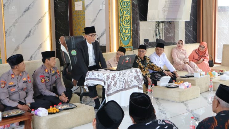 Kepala Kemenag Bersama Wabup Mimik Idayana Ikuti Halal Bihalal MUI Kabupaten Sidoarjo