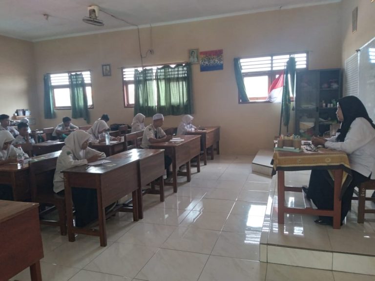 Ujian Madrasah di MTs Negeri 2 Sidoarjo Berjalan Lancar