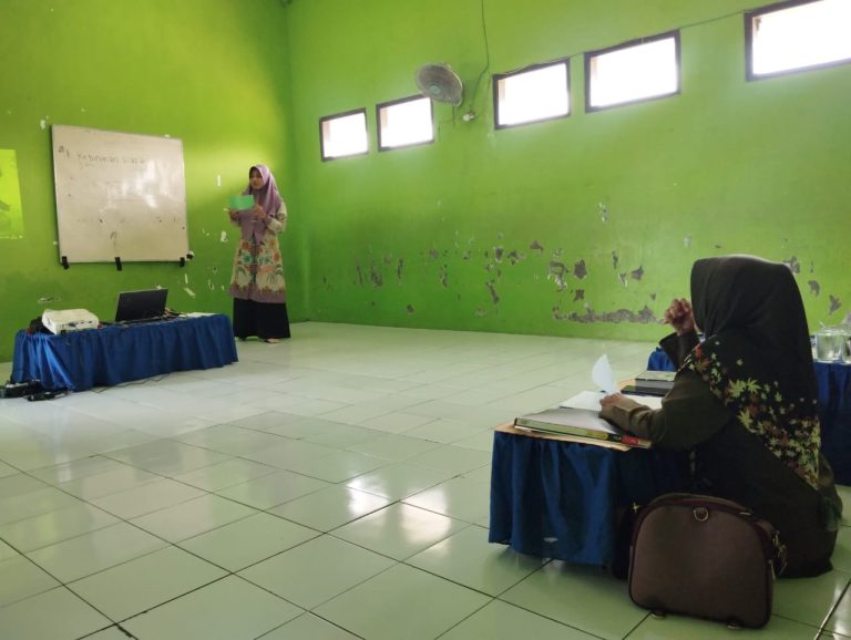 Peran Aktif Pengawas Madrasah dalam Uji Kompetensi Guru Baru di MI Miftahul Huda Gelang