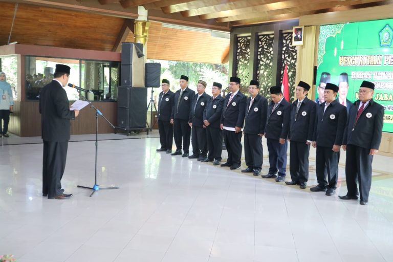 Pengukuhan pengurus perwakilan Badan Wakaf Indonesia (BWI) Kabupaten Sidoarjo Masa Jabatan 2025 – 2028
