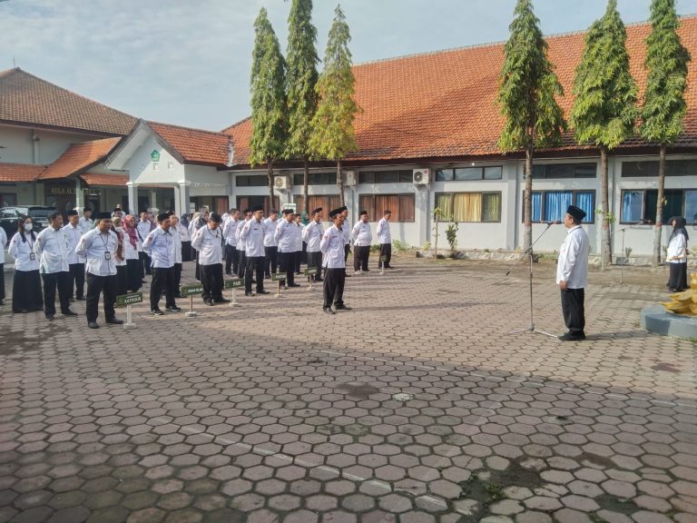 Apel Senin Pagi Kemenag Sidoarjo Soroti Program Pengawasan dan Penguatan Ekoteologi ASN PPPK