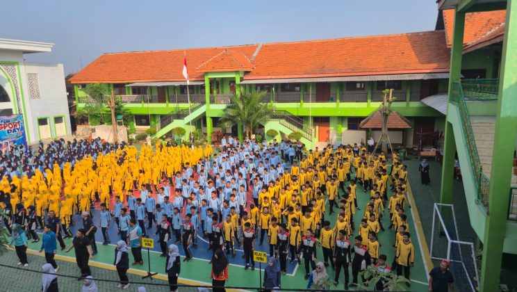 MTsN 2 Sidoarjo Menggelar “Madtsaneda Beraksi” dengan Senam Sehat dan Pertandingan Olahraga