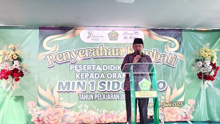 Apresiasi Tinggi Kepala Kemenag Sidoarjo: MIN 1 Sidoarjo Sukses Pertahankan Tradisi Budaya di Tengah Inovasi Pendidikan dalam Pelepasan Siswa