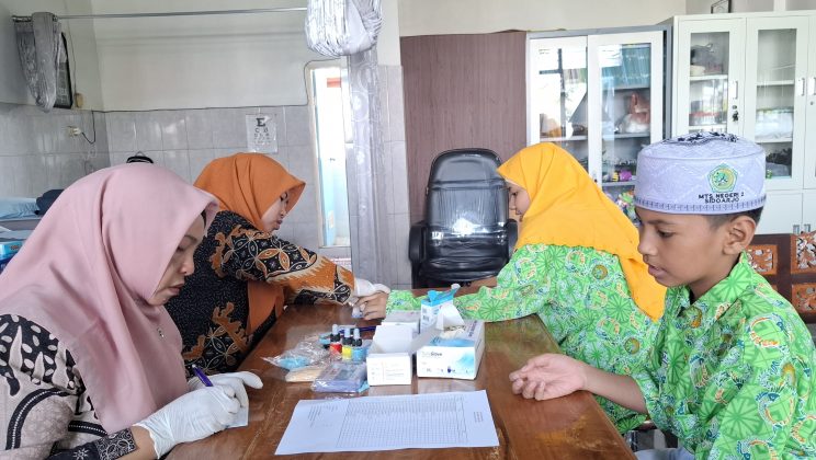 MTsN 2 Sidoarjo Gelar Skrining Kesehatan untuk Siswa Kelas VII Tahun Ajaran 2025/2026